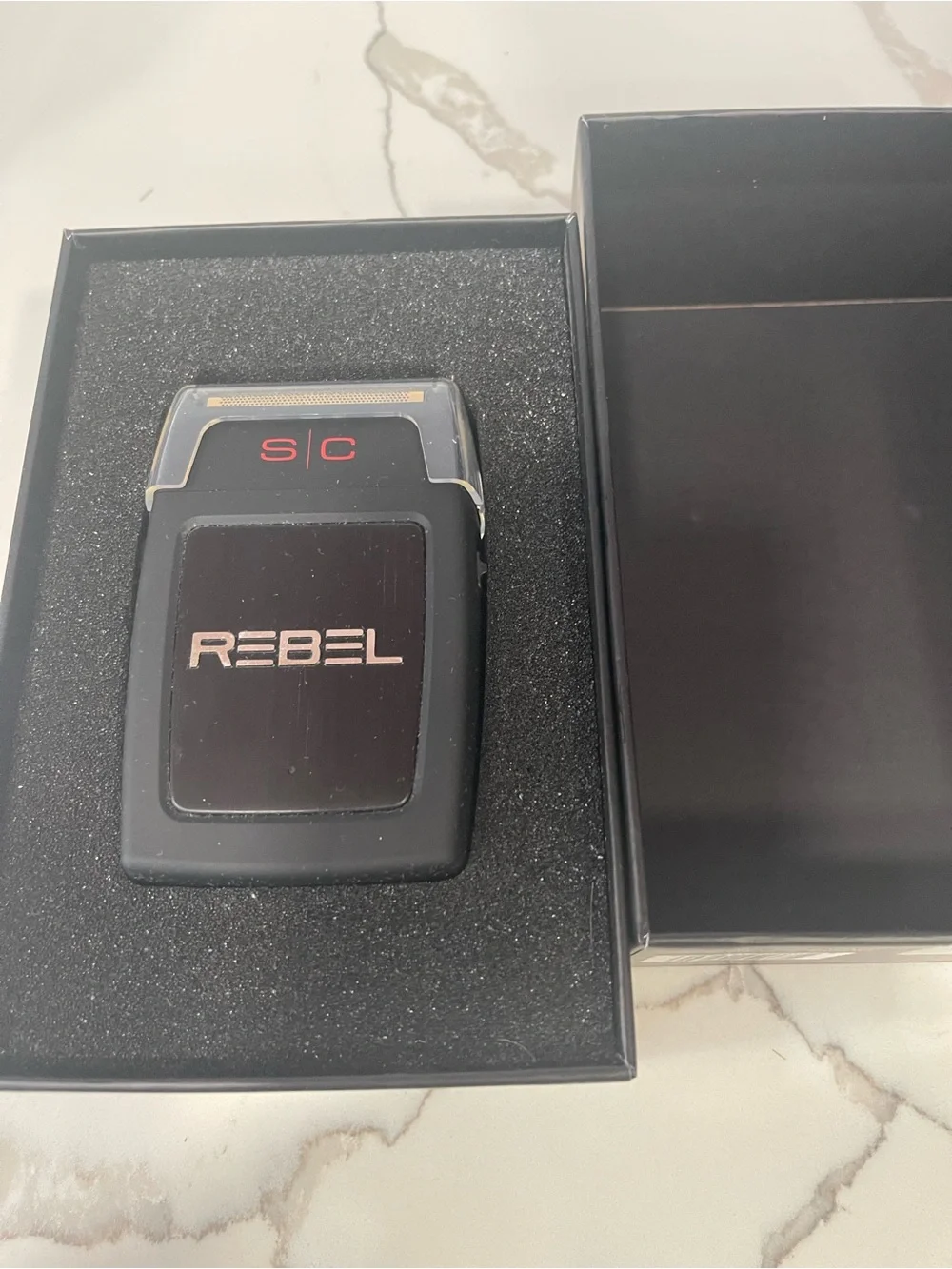 Rebel Professional Shaver - Black & Gold